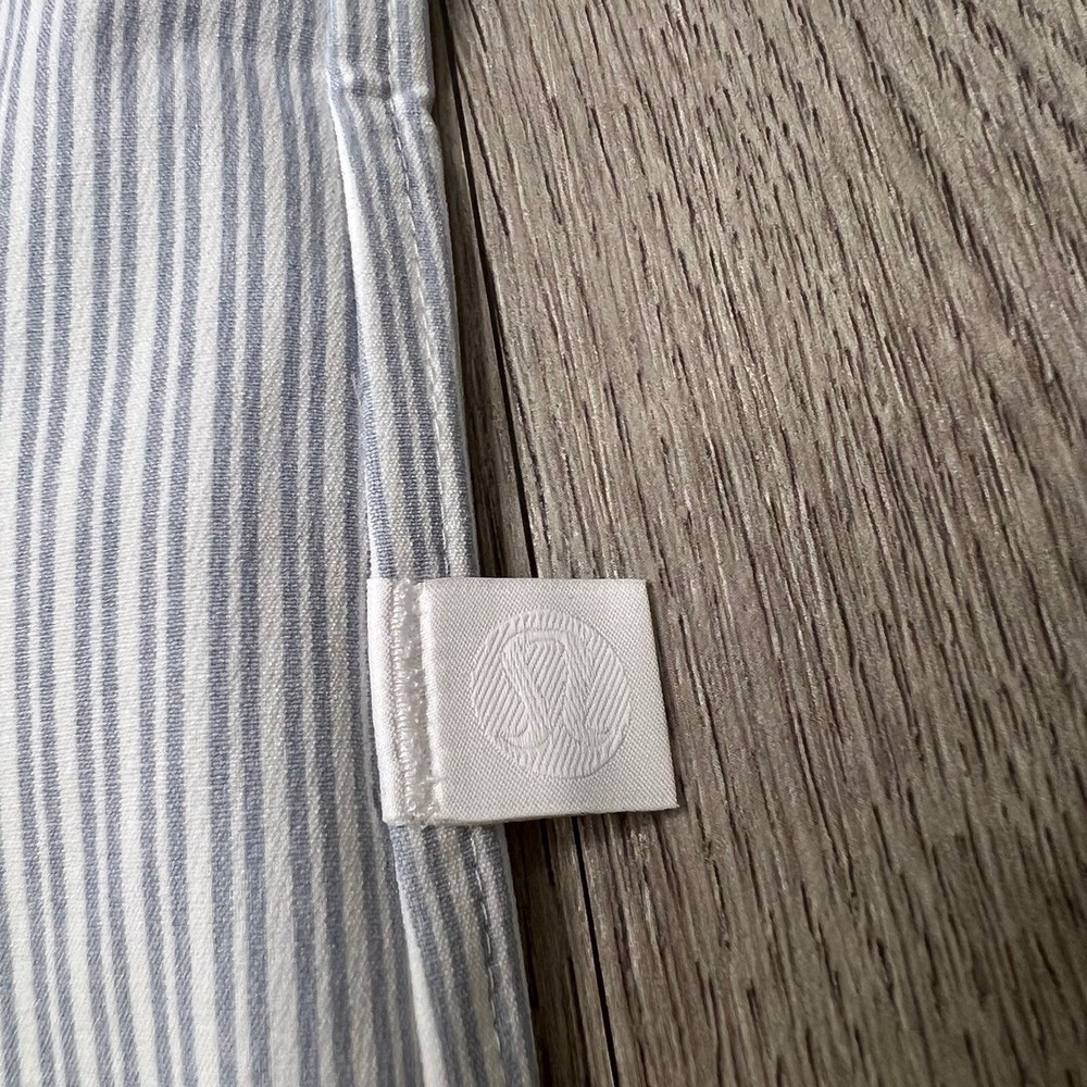 Lululemon Short Sleeve Button Up Shirt Mens Size Small Blue White Striped - Picture 6 of 10